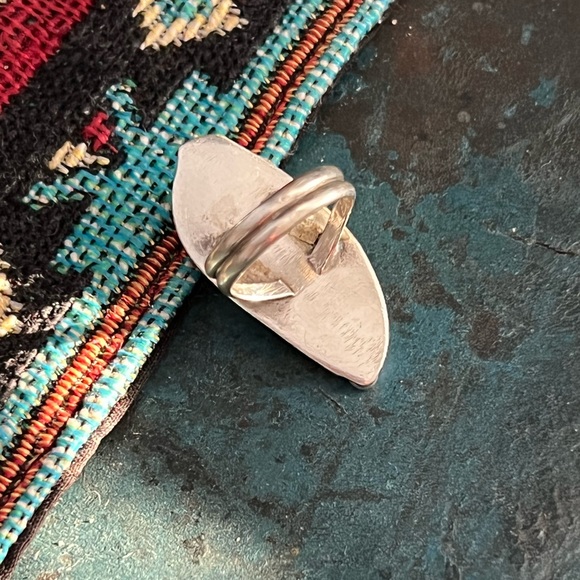 Vintage Native American Sterling Silver Turquoise Ring - Picture 7 of 11